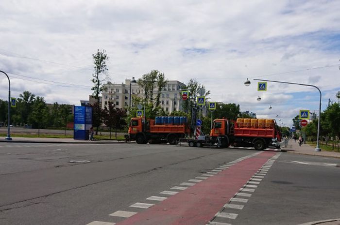 Truk sampah dijadikan kendaraan keamanan di Piala Dunia 2018 Rusia