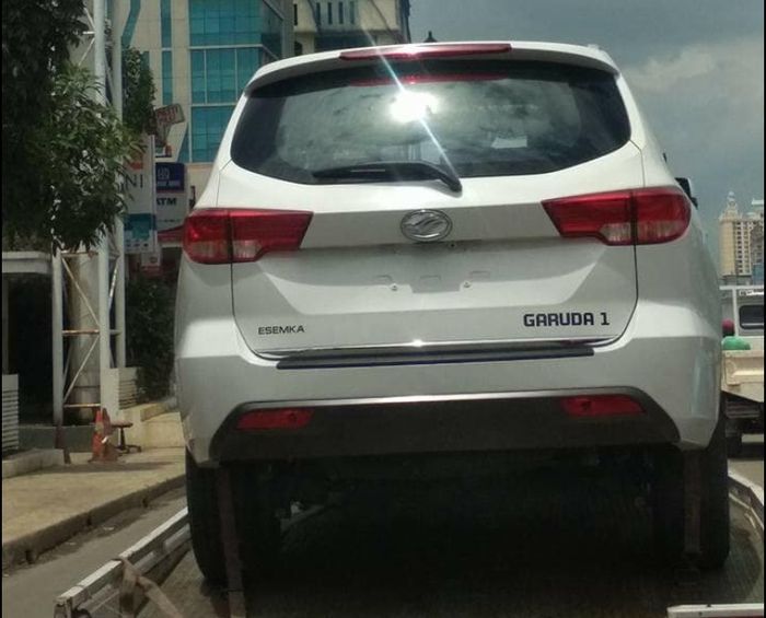 Desain buritan dan stoplamp dari Esemka Garuda 1