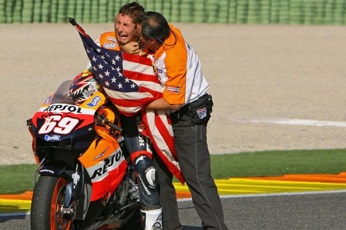 Mendiang Nicky Hayden saat raih juara dunia MotoGP 2006