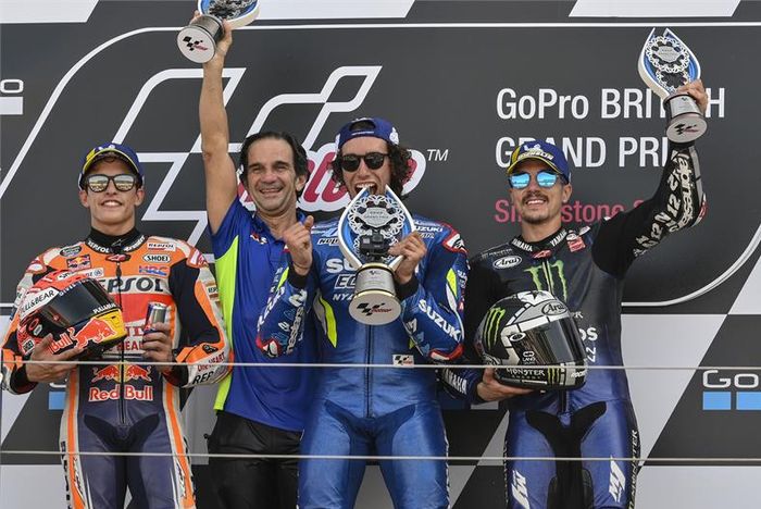Bos tim Ecstar Suzuki, Davide Brivio merayakan kemenangan kedua Alex Rins di MotoGP Inggris 2019