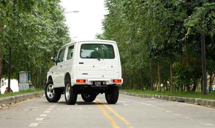 Baik JA12/JA22 dan JB32 disebut sebagai Jimny Coily