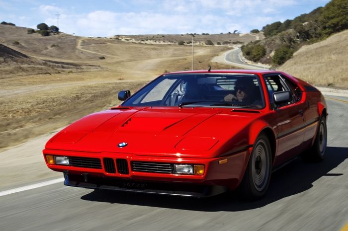 BMW 1 pertama kali dibuat tahun 1987