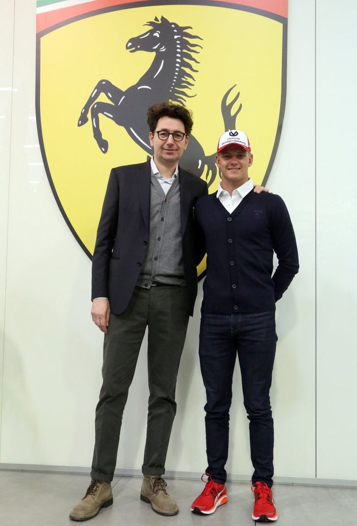 Bos tim Ferrari, Mattia Binotto dan Mick Schumacher