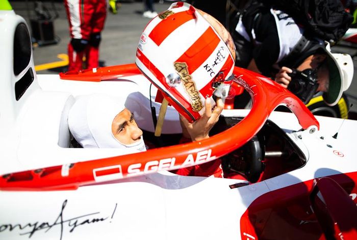 Pembalap Indonesia Sean Gelael meraih point tertinggi di F2 2019 usai finish keenam di race 1 F2 Azerbaijan