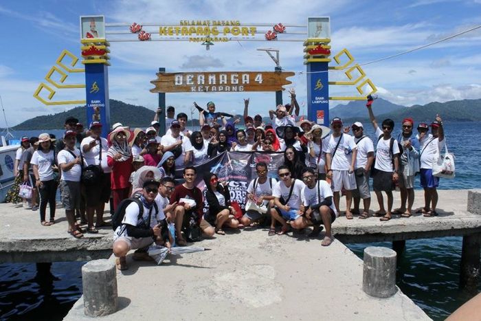 Selain touring, TYCI juga adakan penanaman bibit terumbu karang di Pulau Pahawang