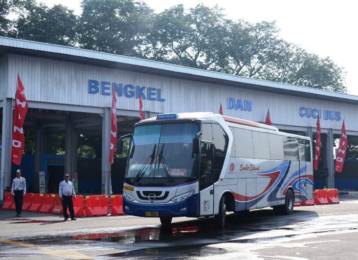 Hino dirikan service point di Terminal Tirtonadi, Surakarta, Jawa Tengah.