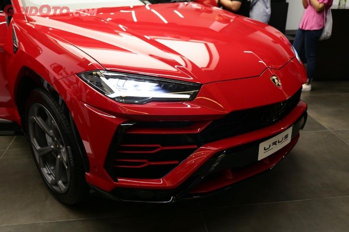Lamborghini Urus resmi diluncurkan di Indonesia