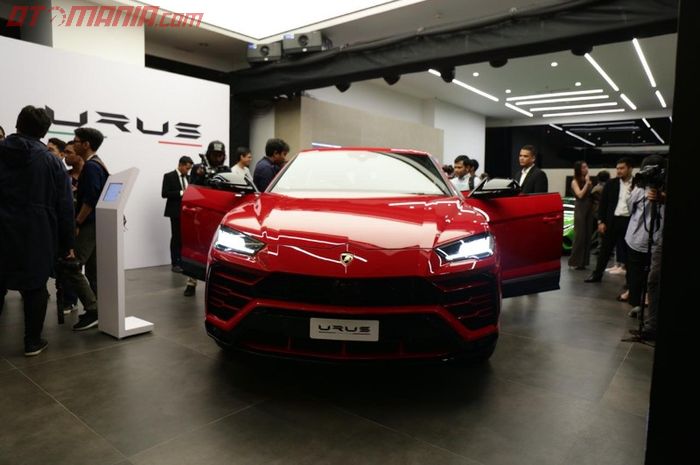 Harga Lamborghini Urus masih estimasi