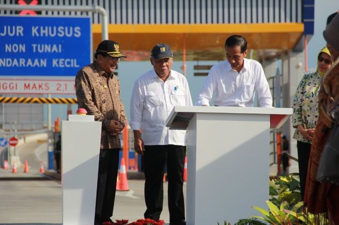 Jalan Tol Gempol-Pasuruan Seksi II (Rembang-Pasuruan) diresmikan Presiden Jokowi.