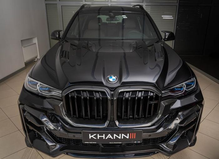 Tampilan depan modifikasi BMW X7 garapan Khaan