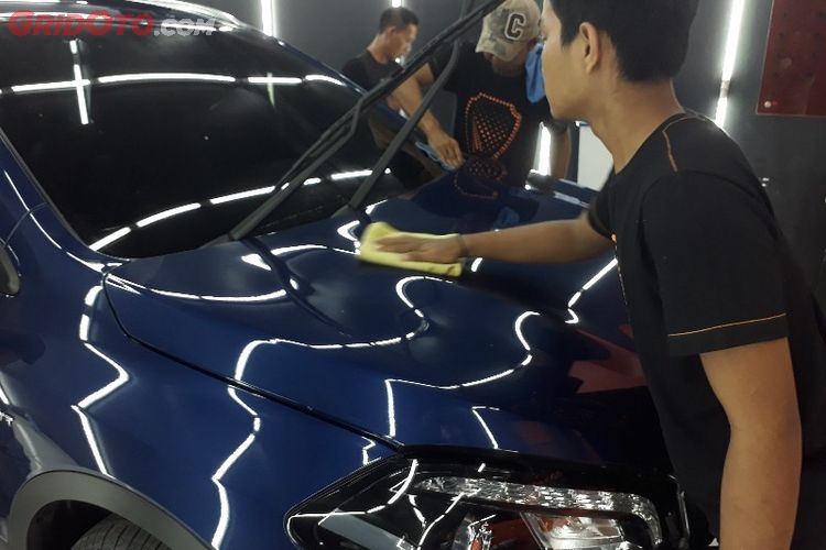 Banyak Yang Belum Tahu Ternyata Ini Bedanya Lap Bodi Mobil Pakai