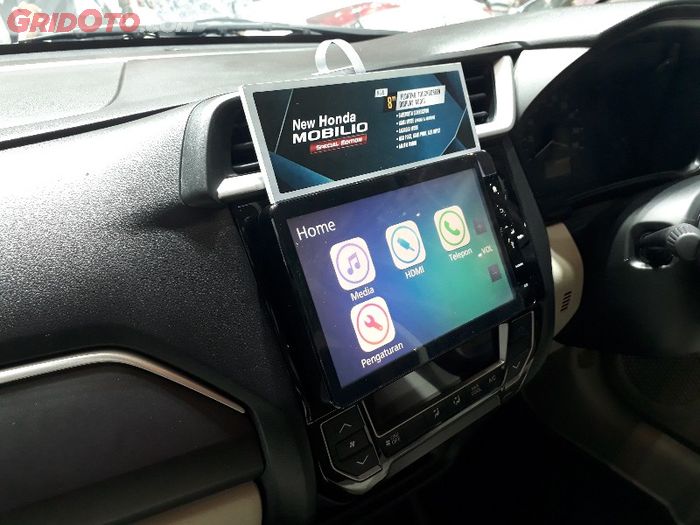 Head unit baru pada New Honda Mobilio Special Edition