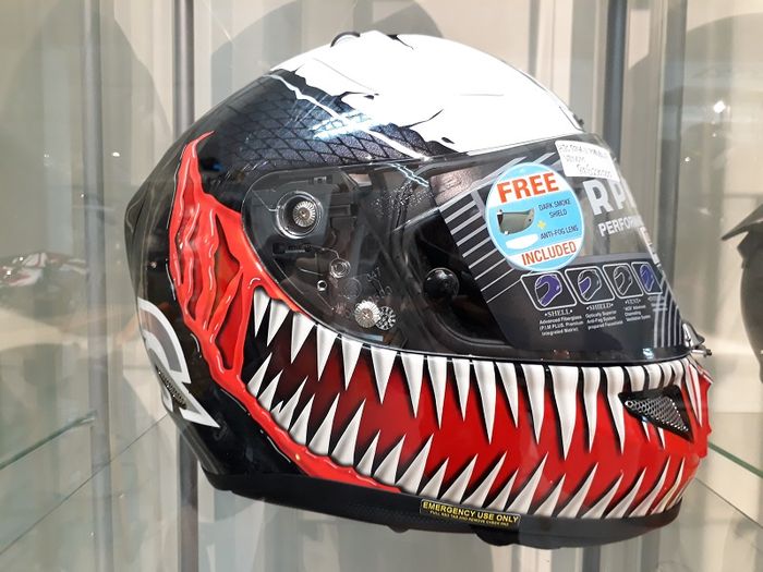 Helm HJC dengan desain Venom