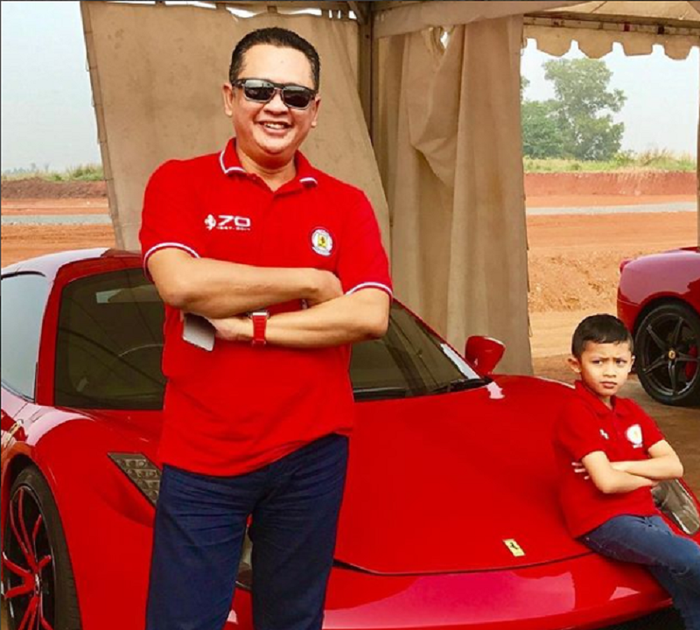 Ketua DPR Ri Bambang Soesatyo bersama sang anak dengan Ferrari