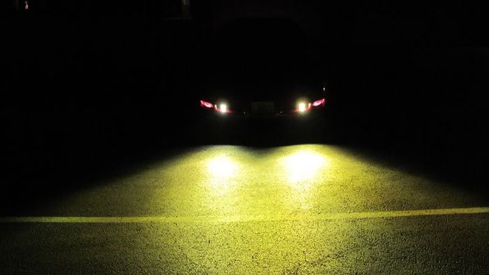 Lampu warna kuning cocok untuk hujan? Fakta atau Mitos?