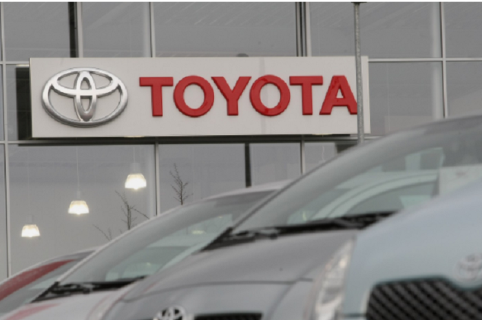 Toyota lakukan aksi recall beberapa mobil mereka salah satunya Toyota Camry
