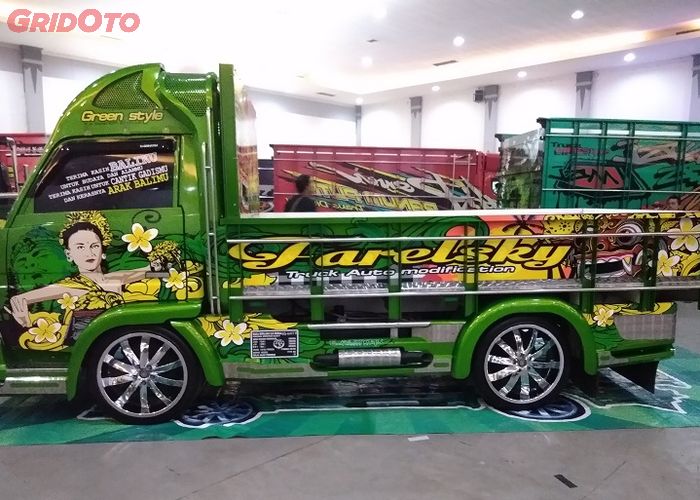 pelek krom dan ban berprofil tipis