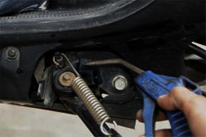 Begini Cara Merawat Side Stand Switch Biar Mesin Aman Dari Mogok