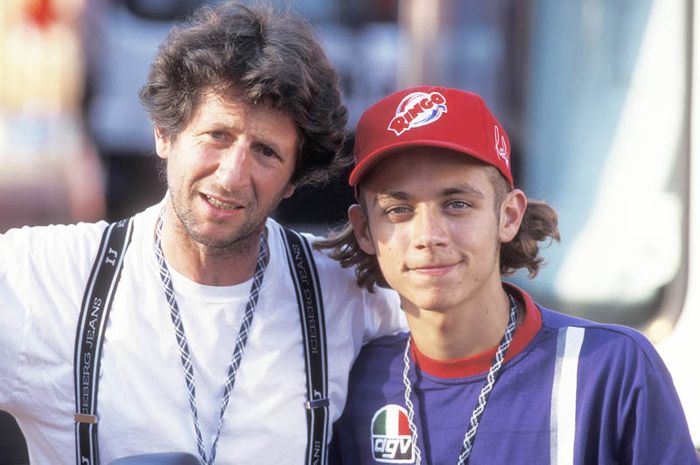 Valentino and dad Graziano Rossi, GP Inggris 1997