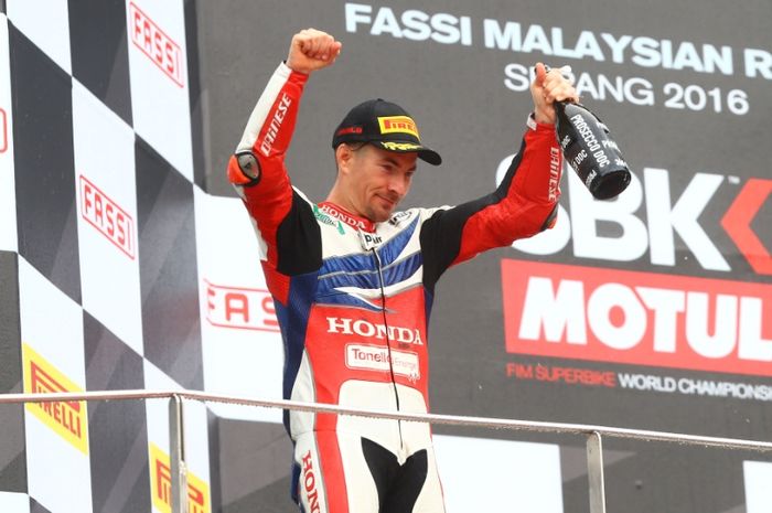 Nicky Hayden mempersembahkan satu-satunya kemenangan buat Honda pada kejuaraan dunia superbike (WorldSBK) 2016 di Sepang, Malaysia