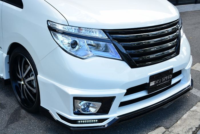 Modifikasi Nissan Serena dari M'z Speed