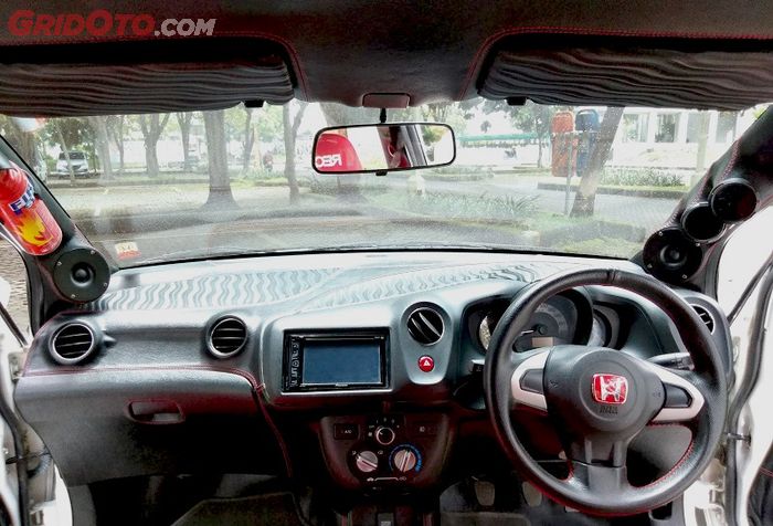 Interior Honda Brio Muka Mobilio Juga Keren, Pas Buat Harian - GridOto.com