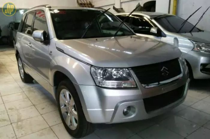 Suzuki Grand Vitara tersedia dalam pilihan mesin 2.000 cc dan 2.400 cc