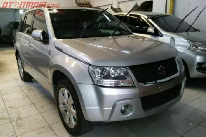 Suzuki Grand Vitara tersedia dalam pilihan mesin 2.000 cc dan 2.400 cc