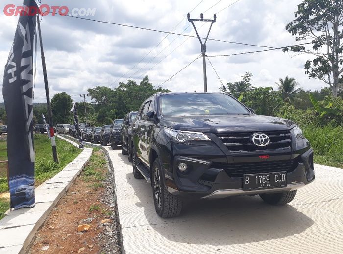 AirNav Indonesia Toyota Club yang anggotanya kebanyakan menggunakan Fortuner