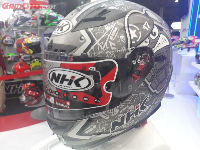 NHK RX9, model menengah helm replika Karel Abraham