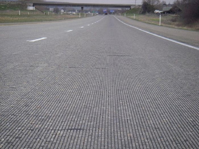 ilustrasi beton jalan raya yang mempunyai kontur kasar