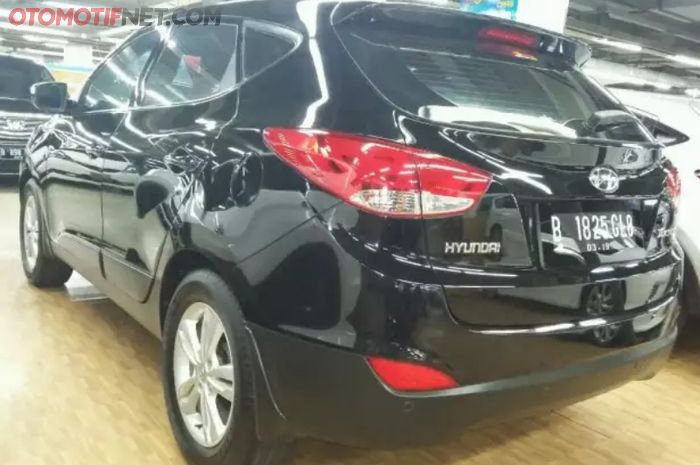 Tampak belakang Hyundai Tucson generasi kedua