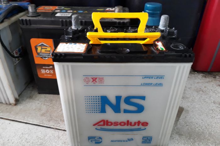 Perhatikan Hal Ini Agar Aki Mobil Anda Awet - GridOto.com
