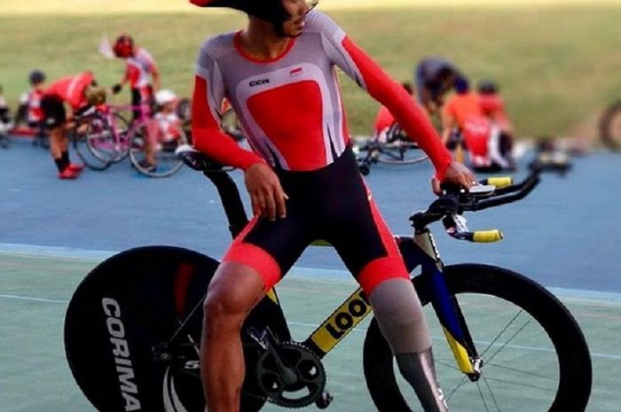 M Fadli saat persiapan balapan sepeda Asia
