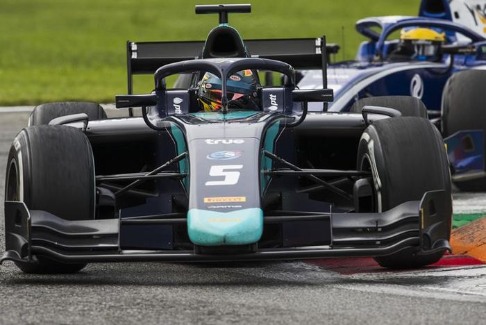 Tim Toro Rosso menilai Alexander Albon menjalani balap F2 musim 2018 dengan baik
