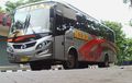 Video: Bus Nekat Ngeblong di Jalur Kanan, Eh Malah Dapat Jackpot!