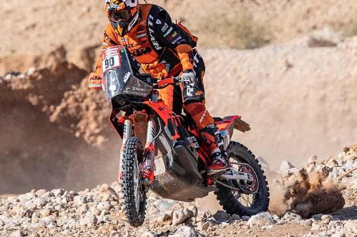 Cetak sejarah baru, Danilo Petrucci jadi lulusan MotoGP pertama yang menangi stage di ajang Reli Dakar