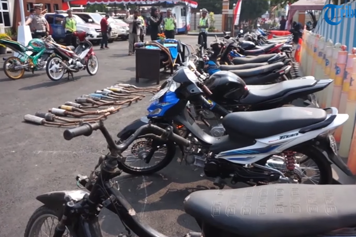 Ratusan motor berknalpot brong disita polisi