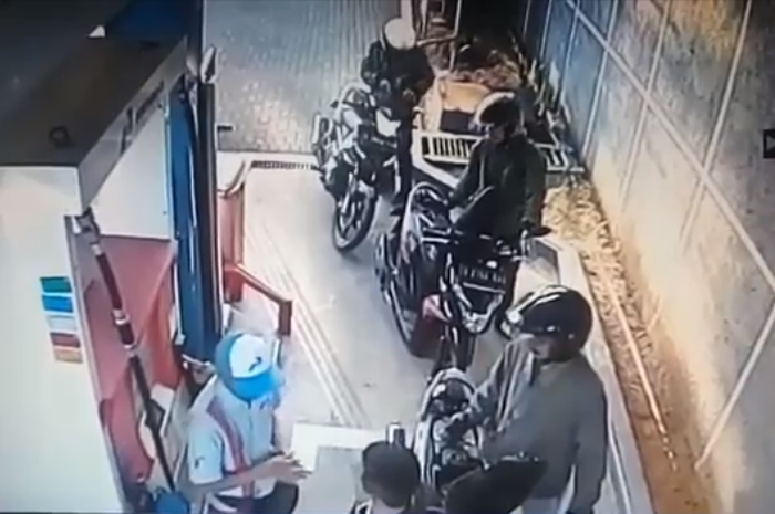 Petugas SPBU yang dihajar karena tolak isi bahan bakar pelanggan yang menggunakan kantong kresek