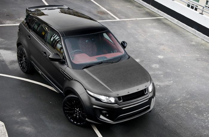 Seluruh bodi Range Rover Evoque dibungkus warna gelap