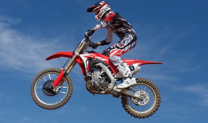 Honda CRF450R, versi massal dari CRF450RW
