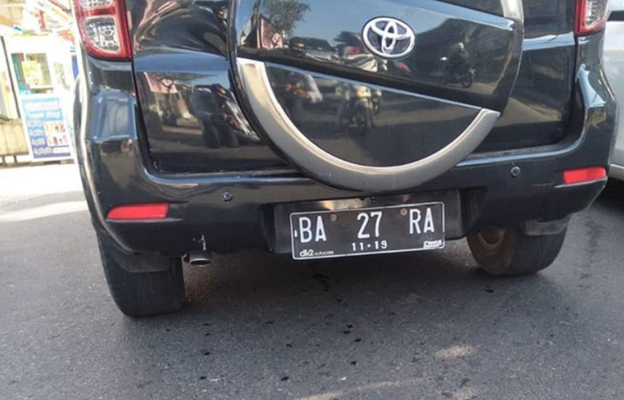 Pelat nomor Toyota Rush milik pengemudi wanita penabrak petugas Dishub