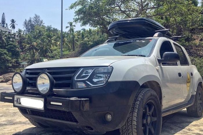 Renault Duster dimodif jadi sebuah pikap