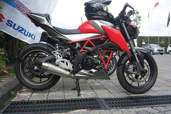 Dilihat dari samping emang mirip MV Agusta Brutale