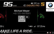 Keren Nih, Video Apik Kombinasi Motor BMW  dengan Smartphone