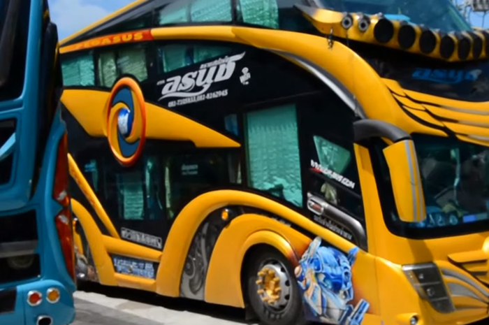 Bus modifikasi dari Thailand