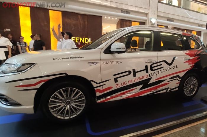 Mitsubishi Outlander PHEV Laku 20 Unit di 2019