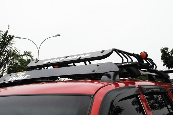 Roof rack dengan merek Buzz Rack ditawarkan di kisaran Rp 1 - 2 jutaan