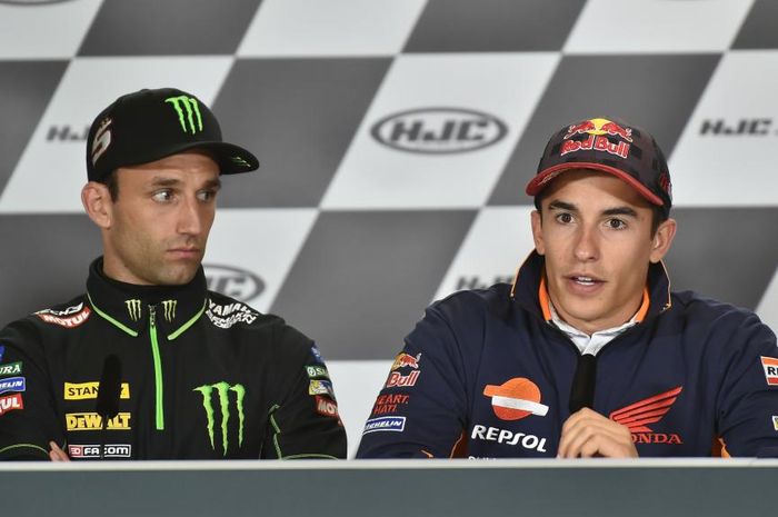 Johann Zarco (kiri) dan Marc Marquez (kanan)