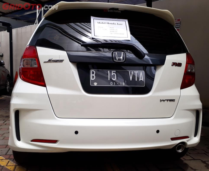 Bagian Belakang Honda Jazz Hasil Korupsi Kuota Impor Sapi